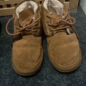 Men’s Uggs size 9